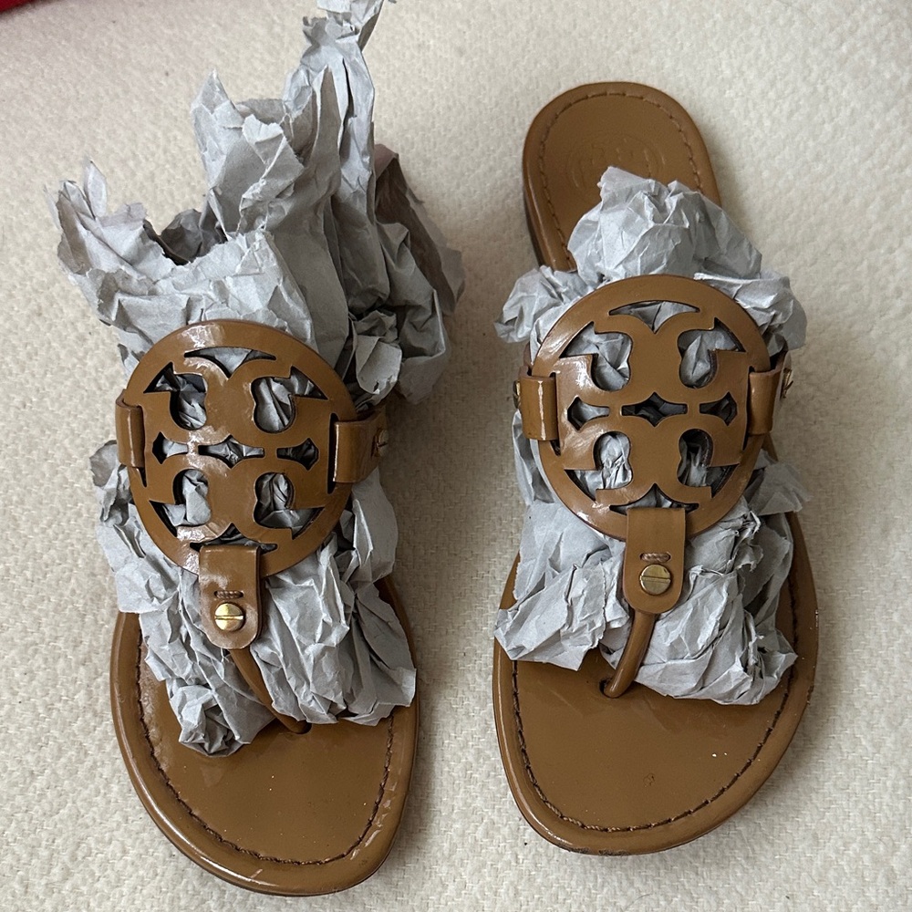 Tory Burch Brown Patent Leather Sandals with Logo Accent